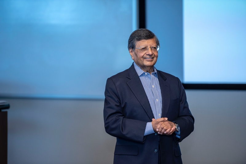 Dr. Sheth presenting at the 2018 CIMaR Conference